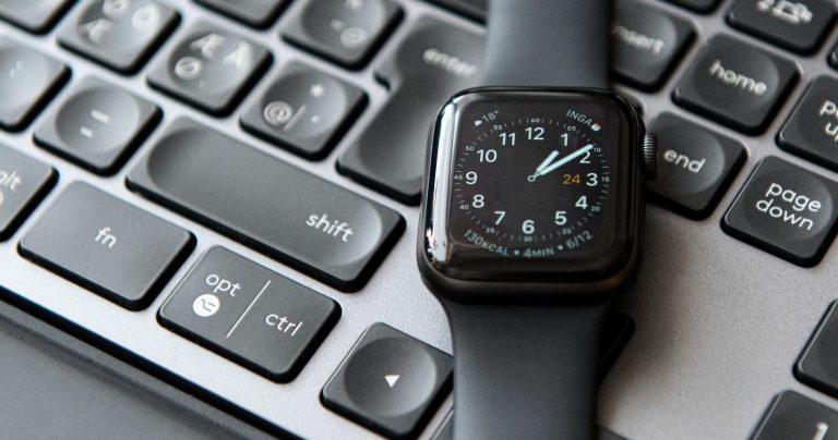 une montre connectee